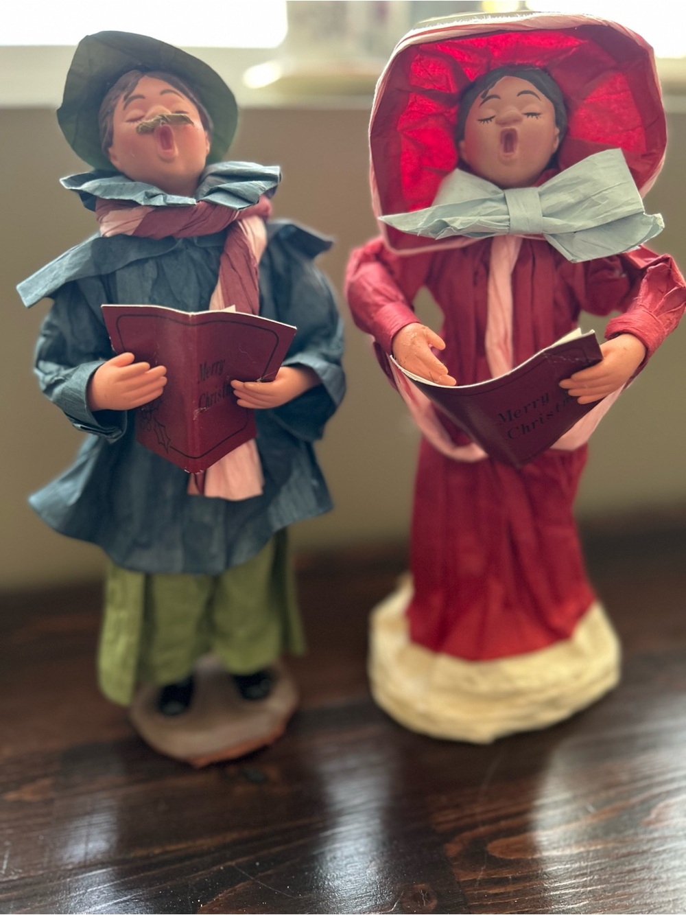 Vintage-Style Caroler Figurines - outfits made of crepe paper